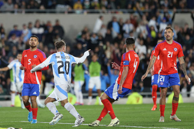 Mac Allister mở tỷ số trận Argentina vs Chile ở phút 48